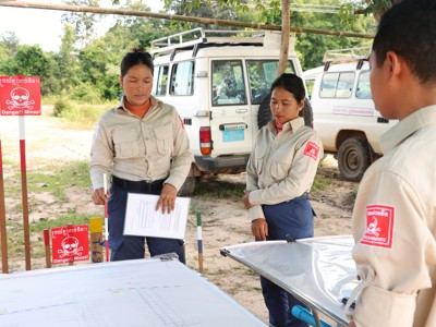 Link to The Story of Two Cambodian Deminers